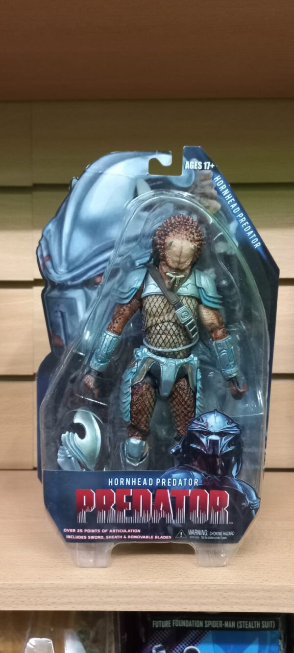 PREDATOR HORNHEAD
Tamaño:18cm