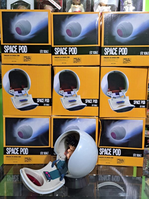 Dragon Ball 
Goku con su capsula especial 24035
Tamaño: 18cm