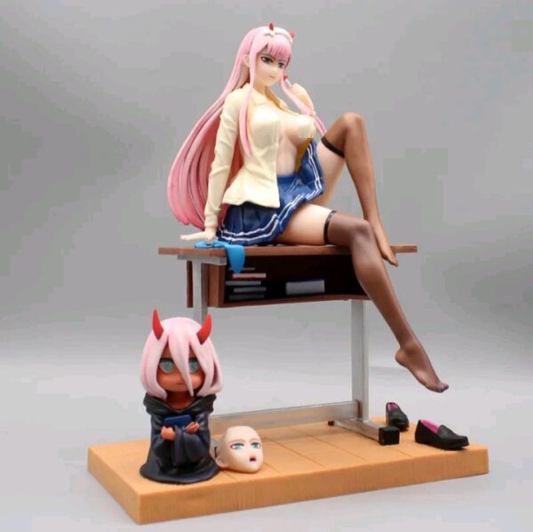 DARLING in the FRANXX 
Zero Two 250
Tamaño:24cm