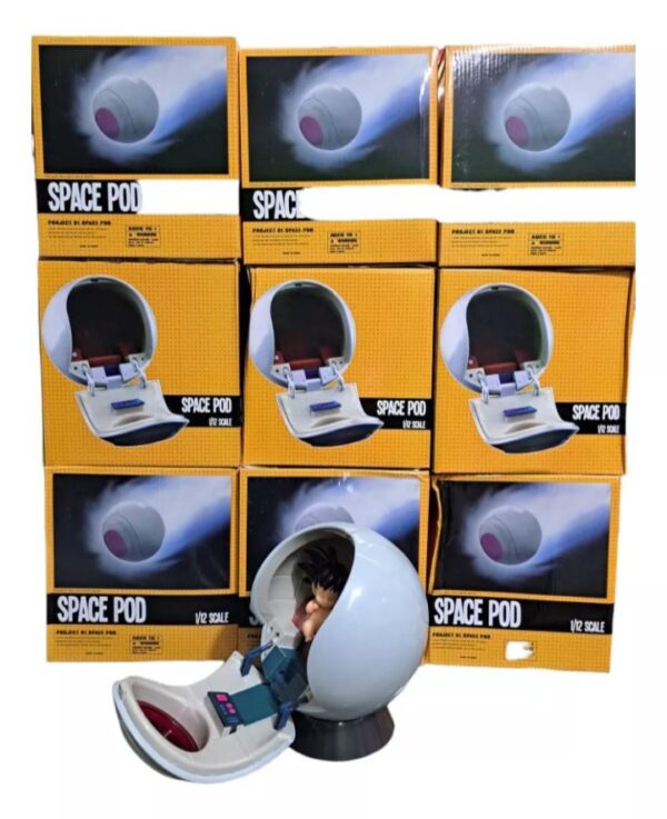 Dragon Ball 
Goku con su capsula especial 24035
Tamaño: 18cm