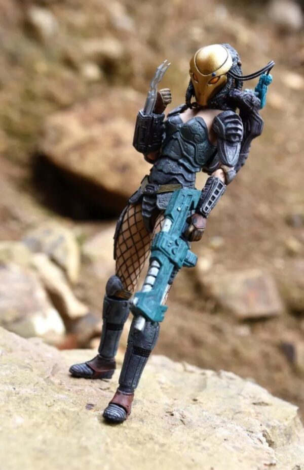 Depredador 
Machiko
Tamaño:18cm