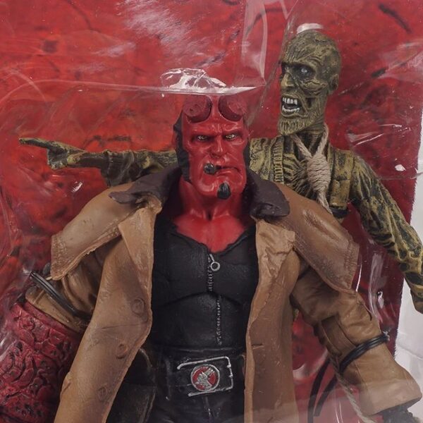 Hellboy o Anung Un Rama acompañado con Iván el cadáver 180
Tamaño 18cm