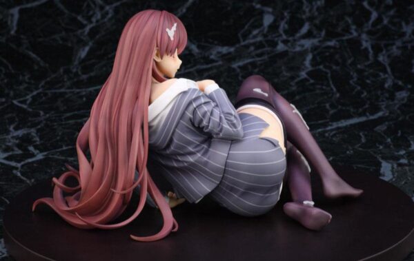 Akasaka Yuri 160
Tamaño:17.8cm