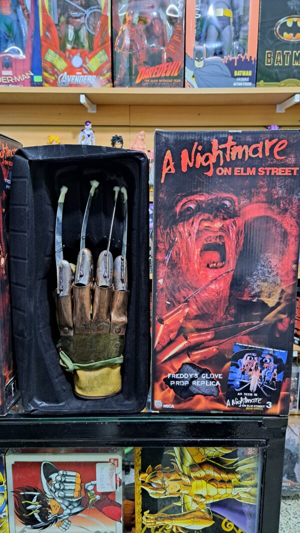 FREDDY KRUEGER GUANTE CUERO Y METAL COSPLEY 0 dólares al tipo de cambio blue del día