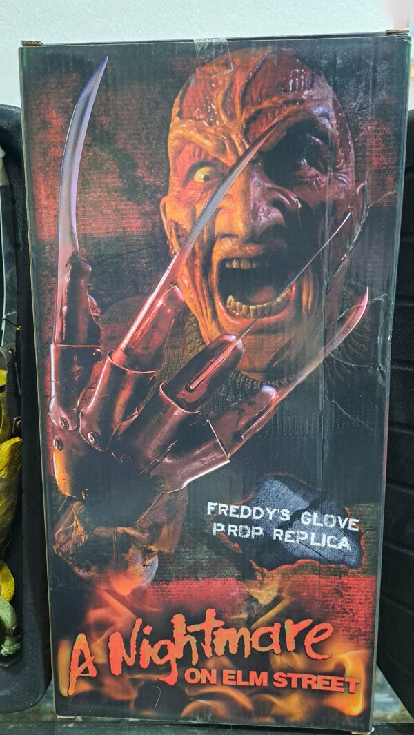 FREDDY KRUEGER GUANTE DE CUERO Y METAL ESPECIAL COSPLEY 0 dólares al tipo de cambio blue del día