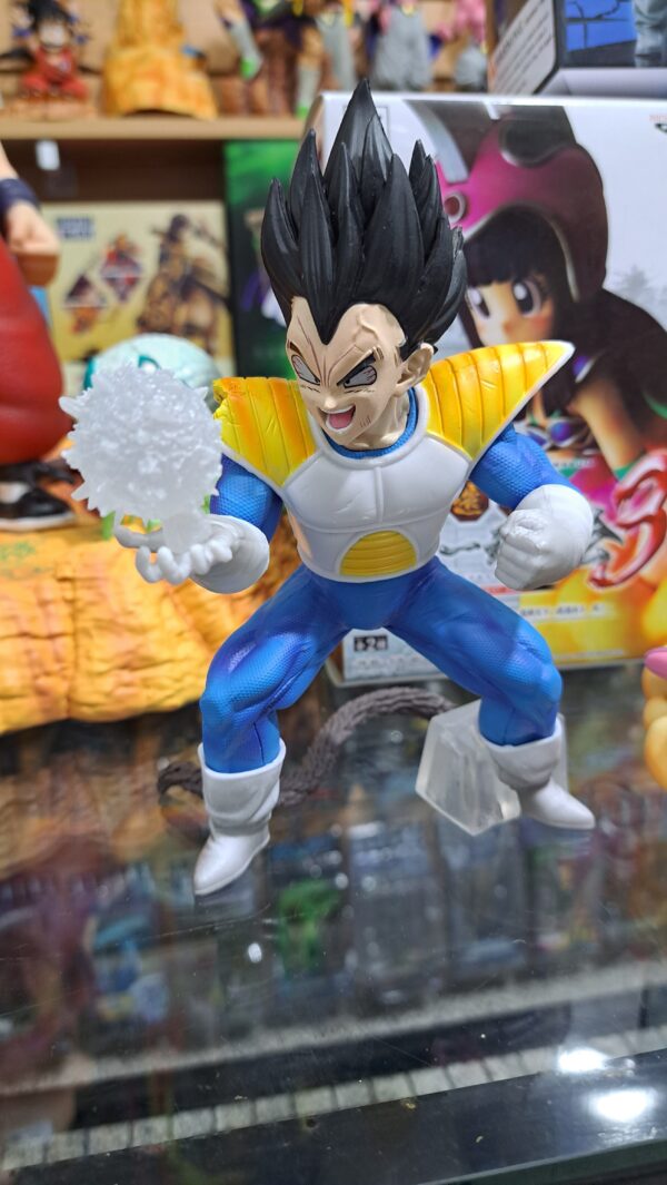 VEGETA LUNA 17 CM ALTURA 200890