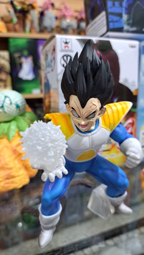 VEGETA LUNA 17 CM ALTURA 200890