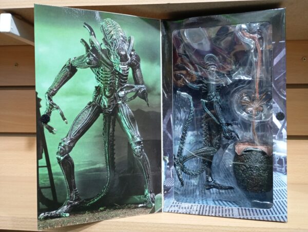 Xenomorph ORIGINAL NECA 
Aliens Ultimate
Tamaño:17.78cm