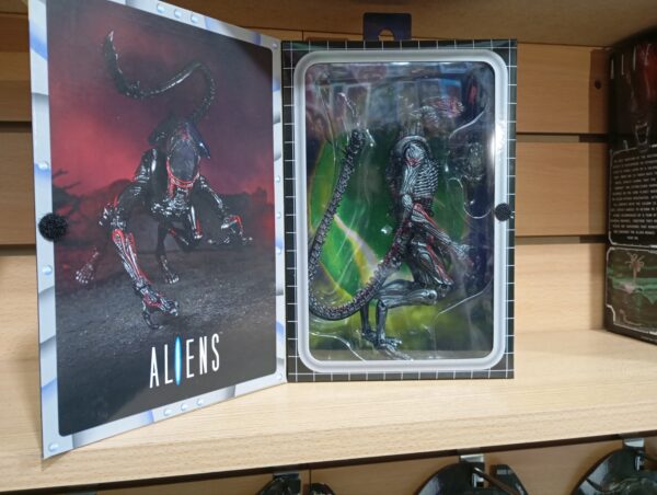 Night Cougar Alien ORIGINAL NECA 
Alien
Tamaño:20.32cm