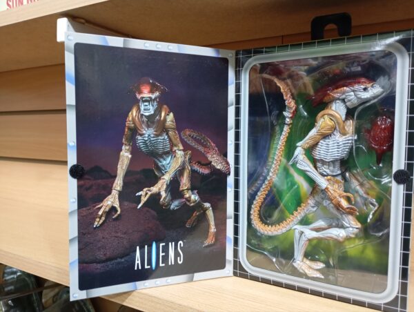 Panther Alien With warriors Parásito
Alien
Tamaño:23cm