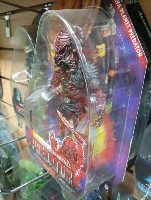 Hunter
Lava Planet Predator
Tamaño:23cm