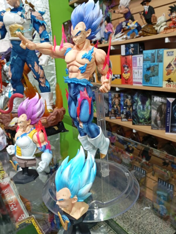 Vegeta Super Saiyan blue cabeza intercambiable 260
Dragón Ball Super
Tamaño:33,5cm