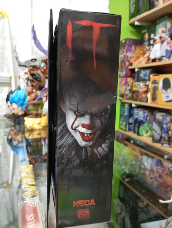 Pennywise 
IT
Tamaño:18cm