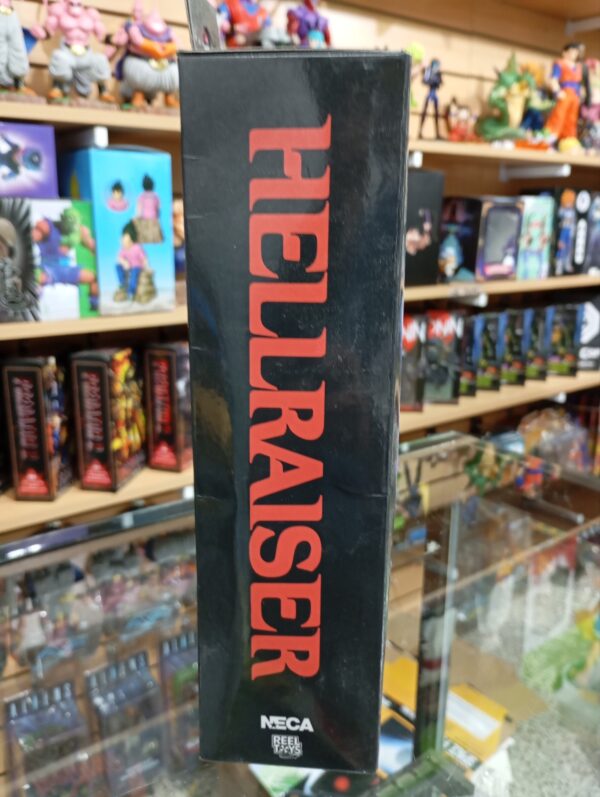 HELLRAISER 35
ULTIMATE PINHEAD
Tamaño:19cm