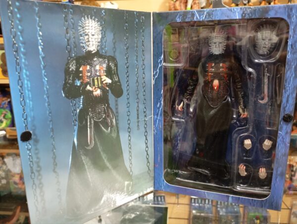 HELLRAISER 35
ULTIMATE PINHEAD
Tamaño:19cm