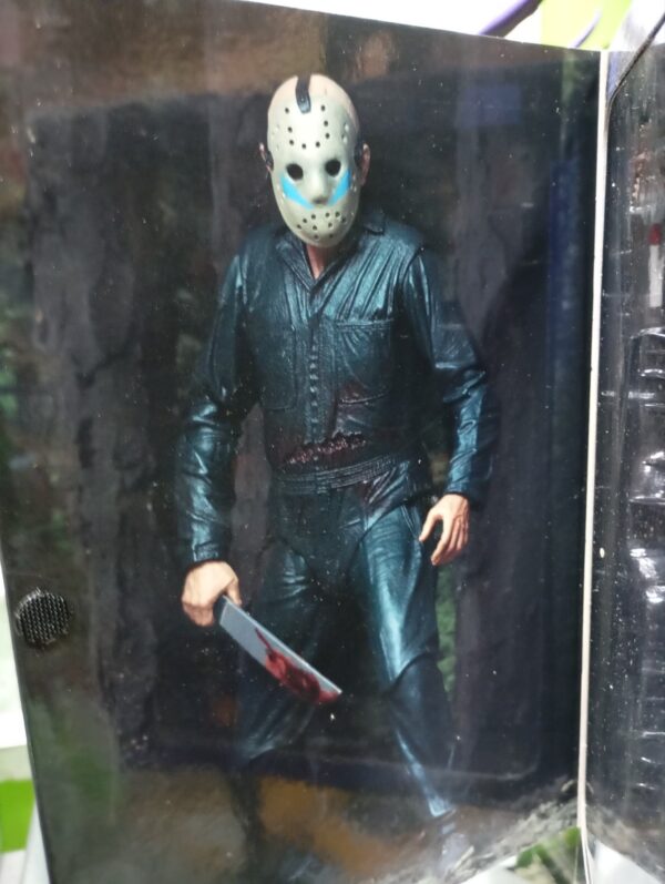 Jason
Friday The 13th Part5
New beginning
Tamaño:19cm