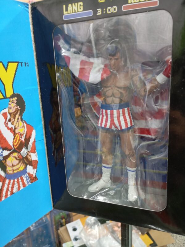 Rocky
Arcade
Tamaño16cm