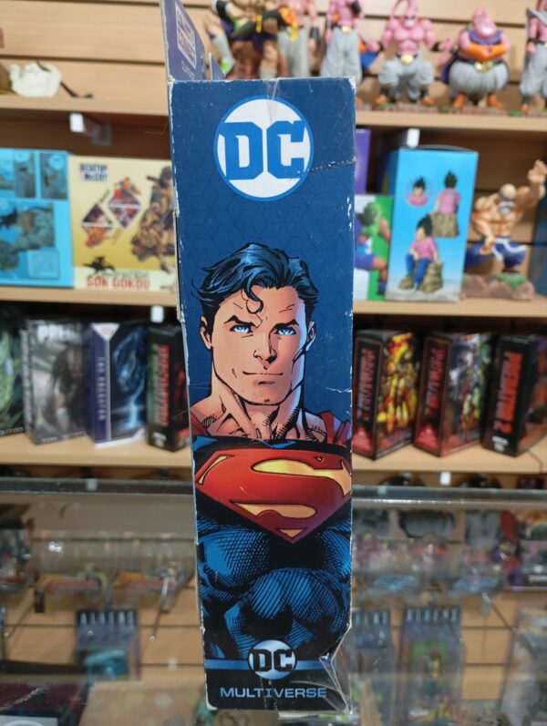 Superman 
DC Multiverse
Tamaño:18cm