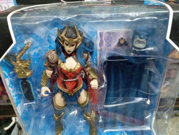 Wonder Woman
DC Multiverse
Tamaño:19cm