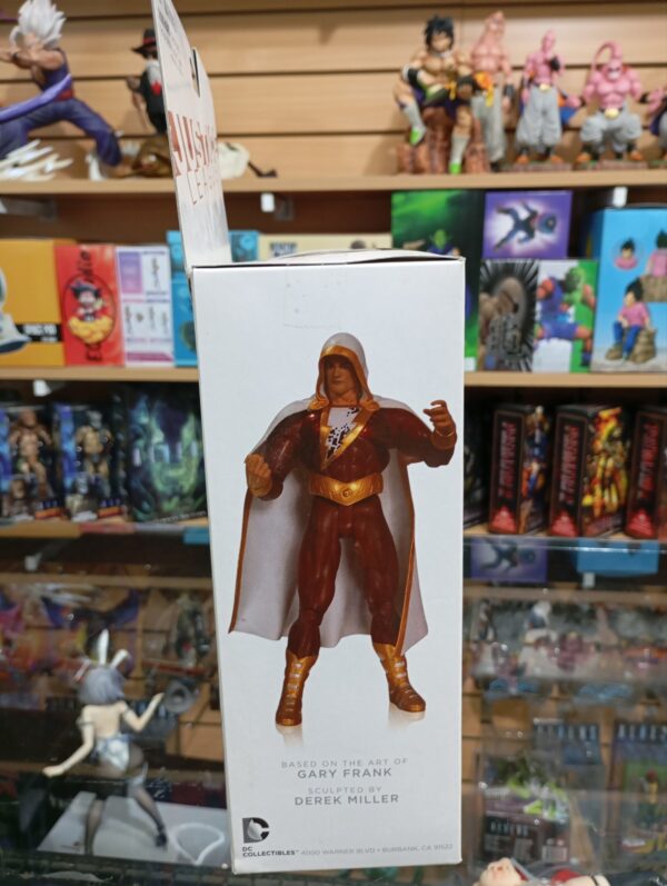 Shazam
DC Comics
Tamaño:17,5