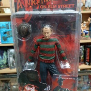 FREDDY KRUEGER
A Nightmare On Elm Street
Tamaño:18cm