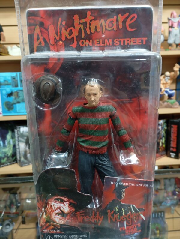 FREDDY KRUEGER
A Nightmare On Elm Street
Tamaño:18cm