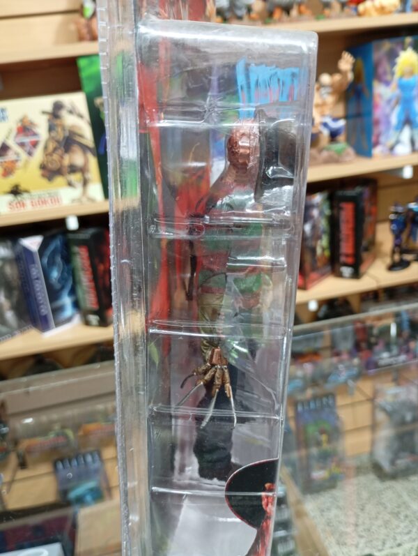 FREDDY KRUEGER
Tamaño:18cm