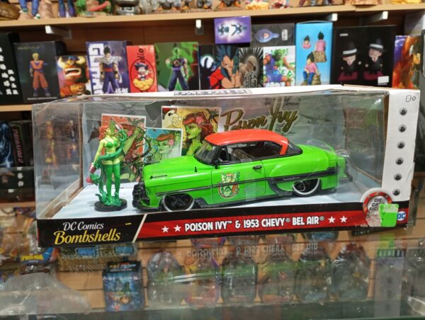 Hiedra venenosa & 1953 Chevy bel air
DC comics