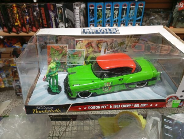 Hiedra venenosa & 1953 Chevy bel air
DC comics