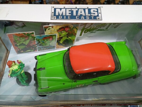 Hiedra venenosa & 1953 Chevy bel air
DC comics