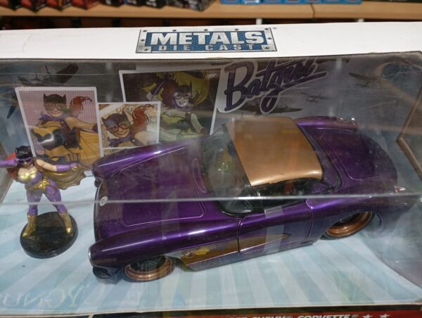 BatGirl & 1957 Chevy® Corvette®
DC Comics 24