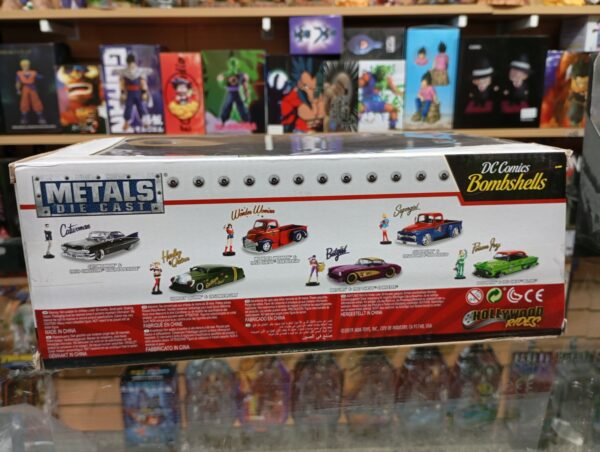 BatGirl & 1957 Chevy® Corvette®
DC Comics 24