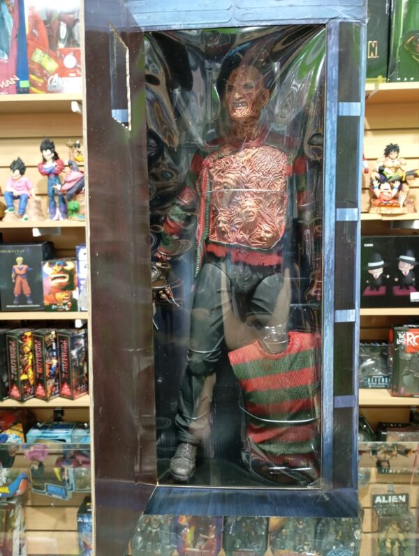FREDDY Cruger
A Nightmare on Elm Street 3 Dream Warriors 600.12.9
Tamaño:48cm