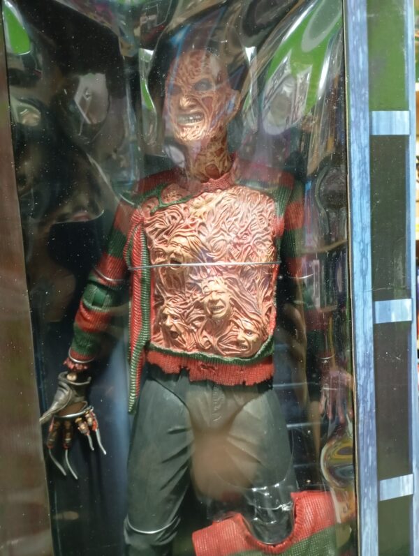FREDDY Cruger
A Nightmare on Elm Street 3 Dream Warriors 600.12.9
Tamaño:48cm