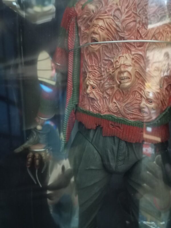 FREDDY Cruger
A Nightmare on Elm Street 3 Dream Warriors 600.12.9
Tamaño:48cm
