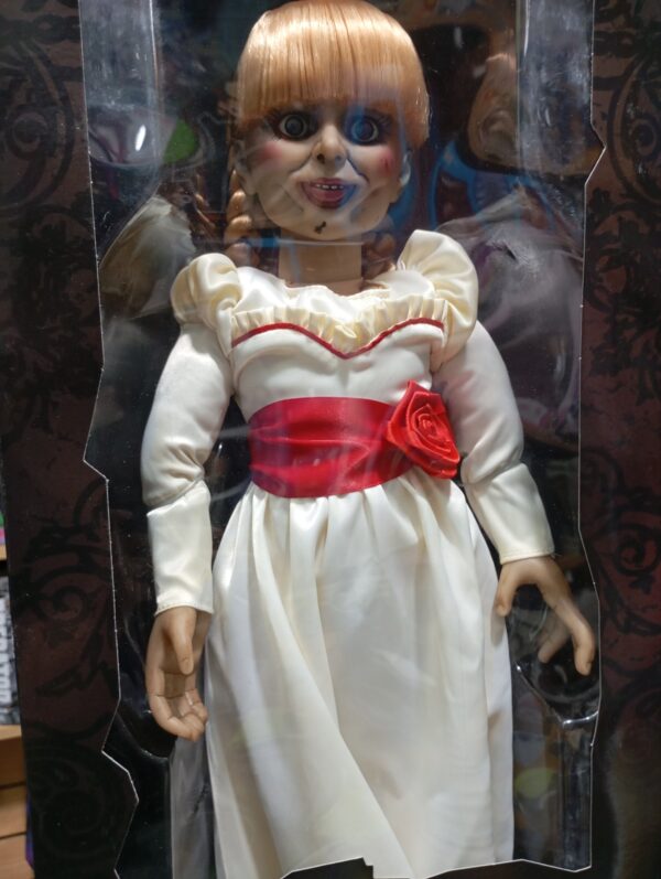 Annabelle 
Before The Conjuring There Was 90
Tamaño:46.5cm