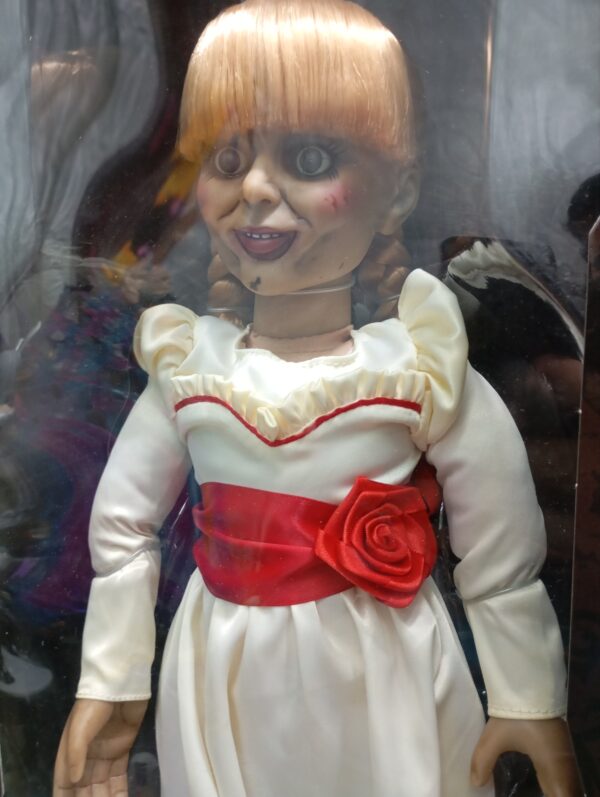 Annabelle 
Before The Conjuring There Was 90
Tamaño:46.5cm