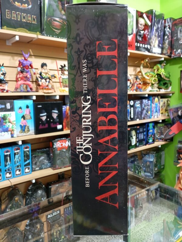 Annabelle 
Before The Conjuring There Was 90
Tamaño:46.5cm