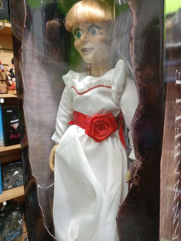 Annabelle
Cration 90
El Conjuro
Tamaño:47cm