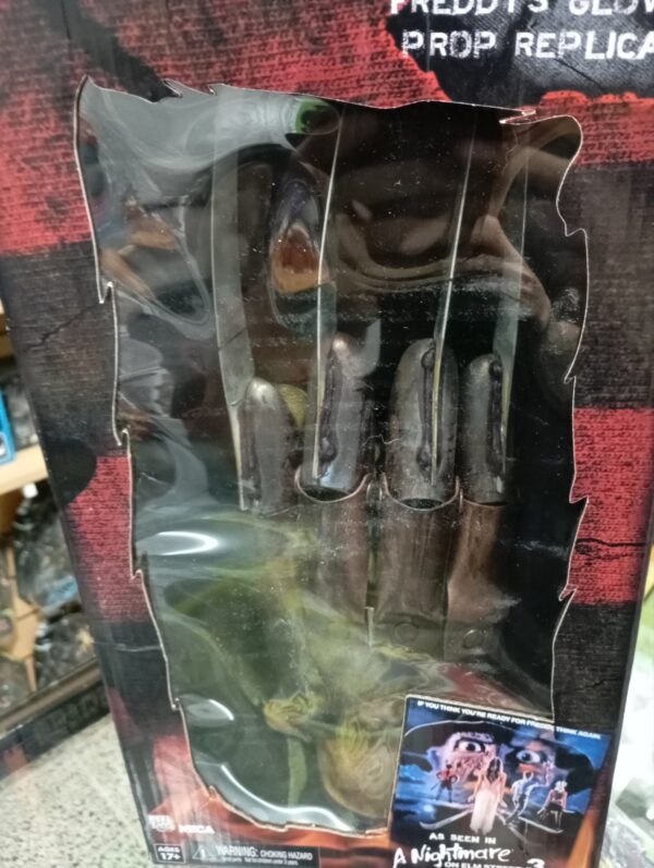 Los guantes o Garras de Freddy Krueger
A Nightmare 80
Tamaño:37