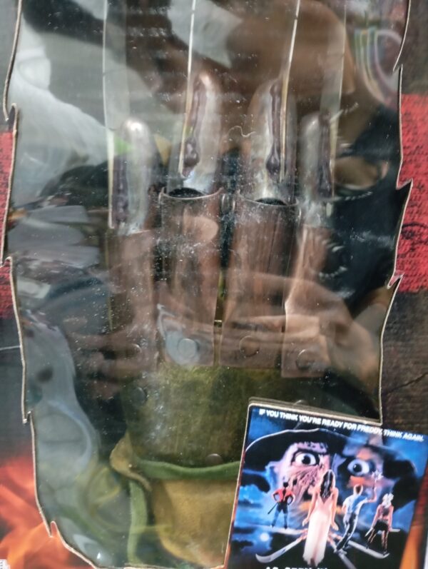 Los guantes o Garras de Freddy Krueger
A Nightmare 80
Tamaño:37