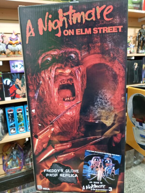 Los guantes o Garras de Freddy Krueger
A Nightmare 80
Tamaño:37
