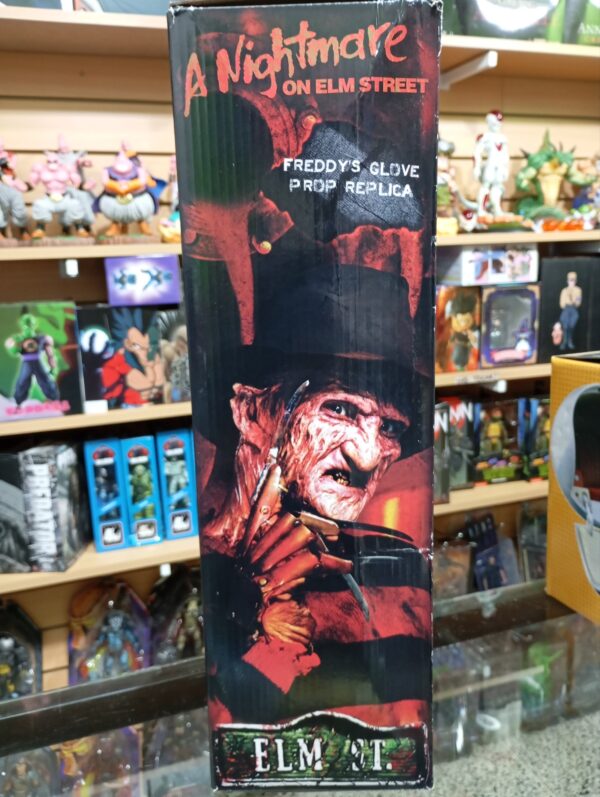 Los guantes o Garras de Freddy Krueger
A Nightmare 80
Tamaño:37