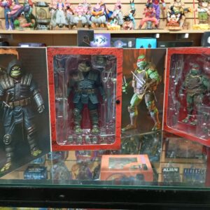 las tortugas ninjas original 
The Last Ronin Armored - Raphael
Tamaño: 17cm Armored - 16cm Raphael