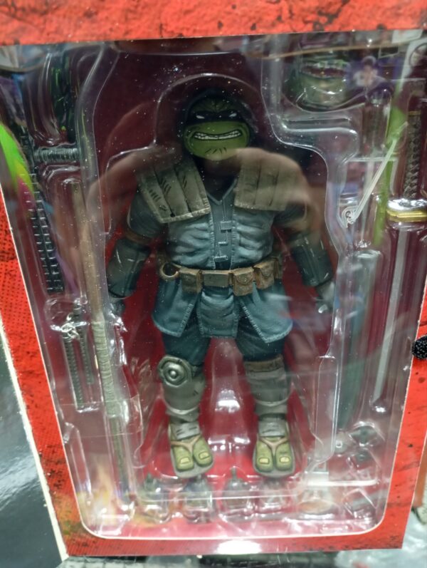 las tortugas ninjas original 
The Last Ronin Armored - Raphael
Tamaño: 17cm Armored - 16cm Raphael