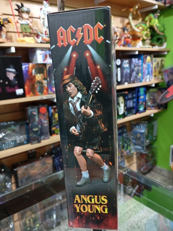 AUTOPISTA AL INFIERNO
ANGUS YOUNG
ACADÉMICO
Tamaño:19cm