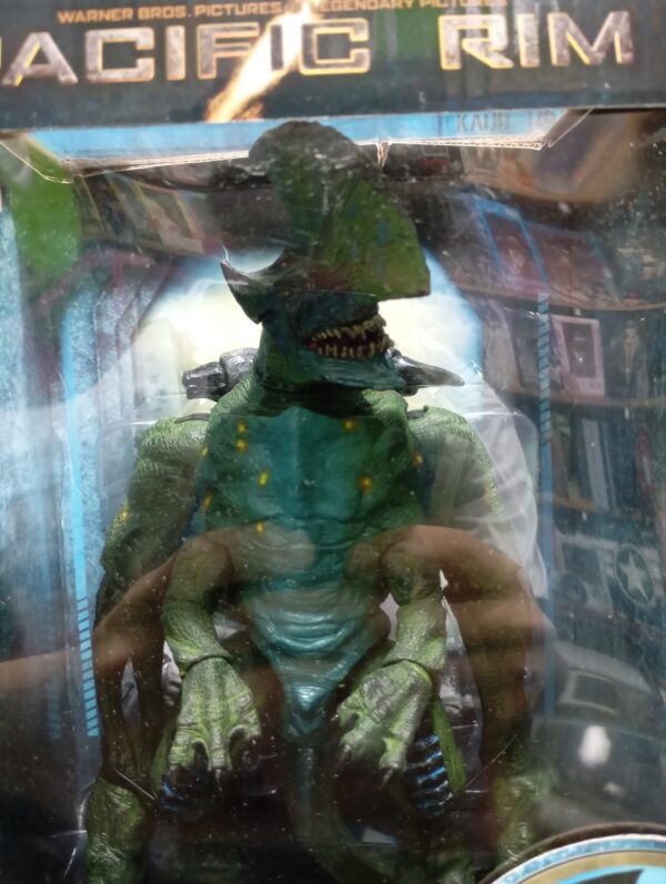 Kaiju Axehead
Pacific Rim
Tamaño:21cm