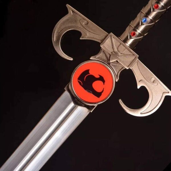 Espada del augurio
Thundercat 680
Tamaño real