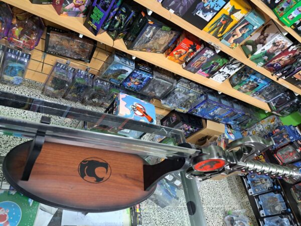 Espada del augurio
Thundercat 680
Tamaño real