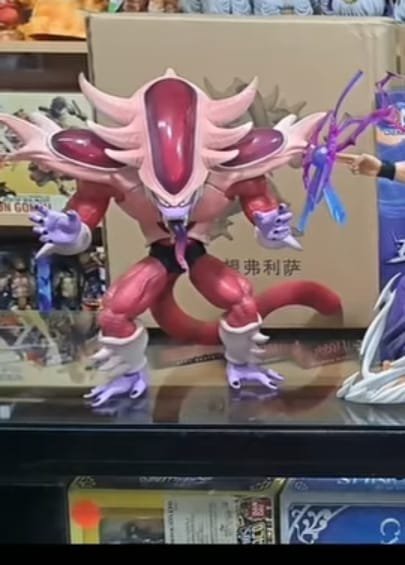 3a forma de  Freezer
Dragón Ball Z 400
Tamaño:31cm